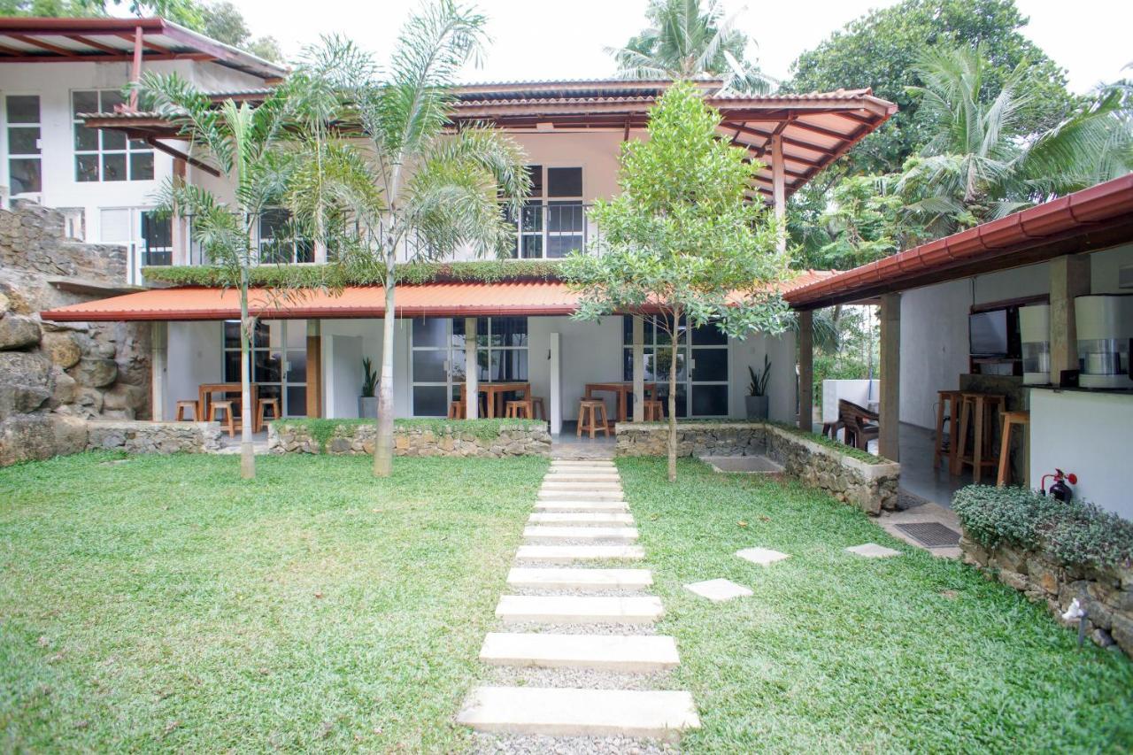 Pineview Hotel Unawatuna Exterior photo