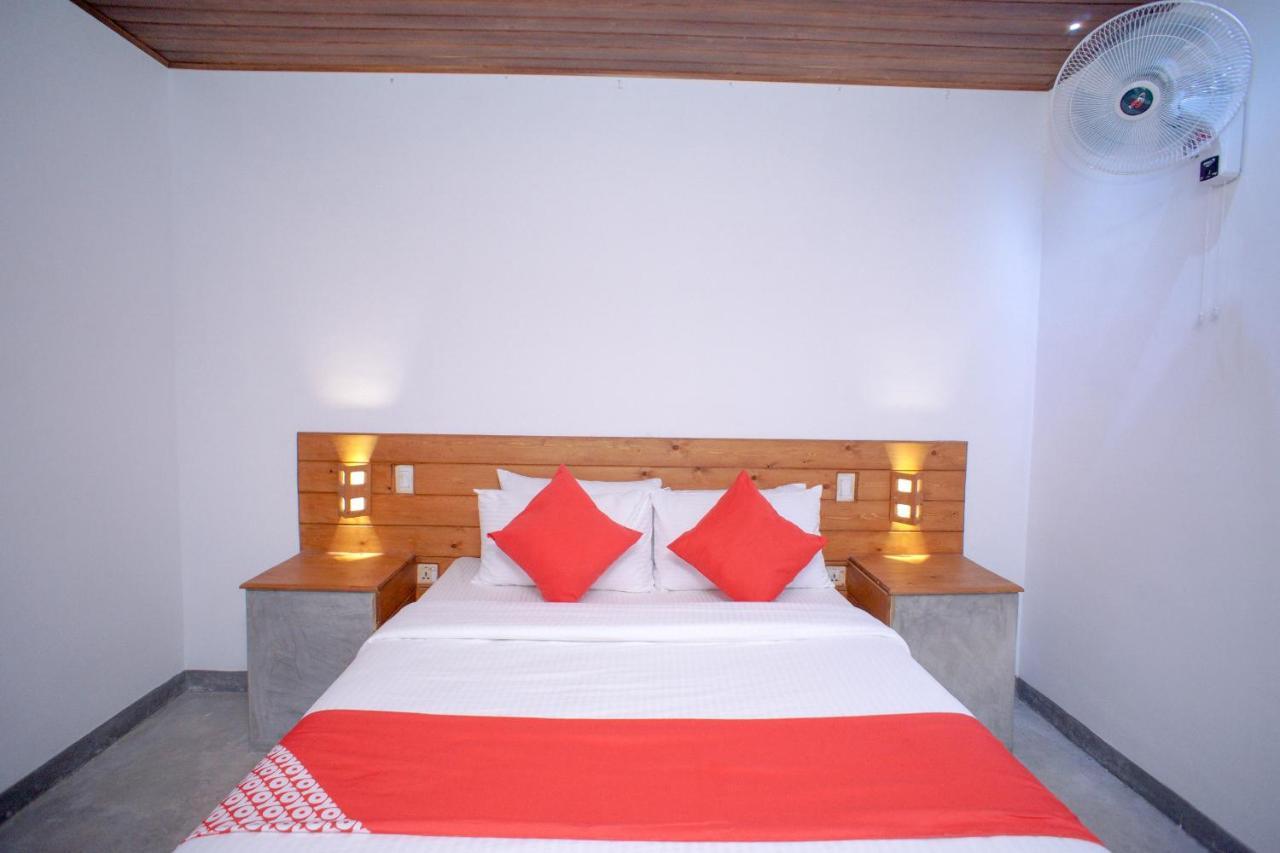 Pineview Hotel Unawatuna Exterior photo